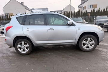 Rav4 4x4 2,2 D-4D X hak  xenon